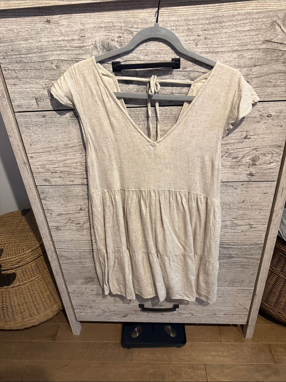 Abercrombie & Fitch Cream V-Neck Tiered Short Sleeve Dress!